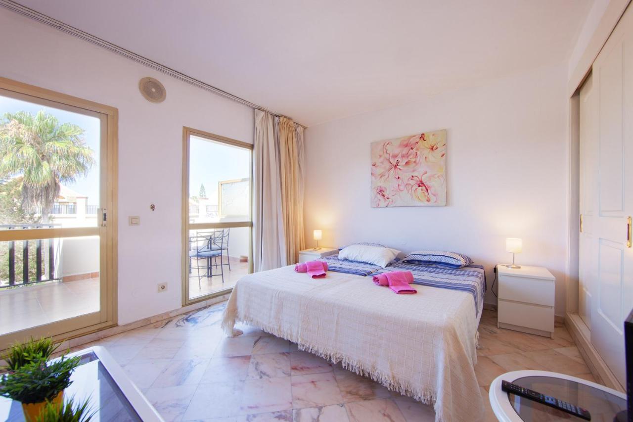 Romana Playa Studio Elviria Marbella Exterior photo